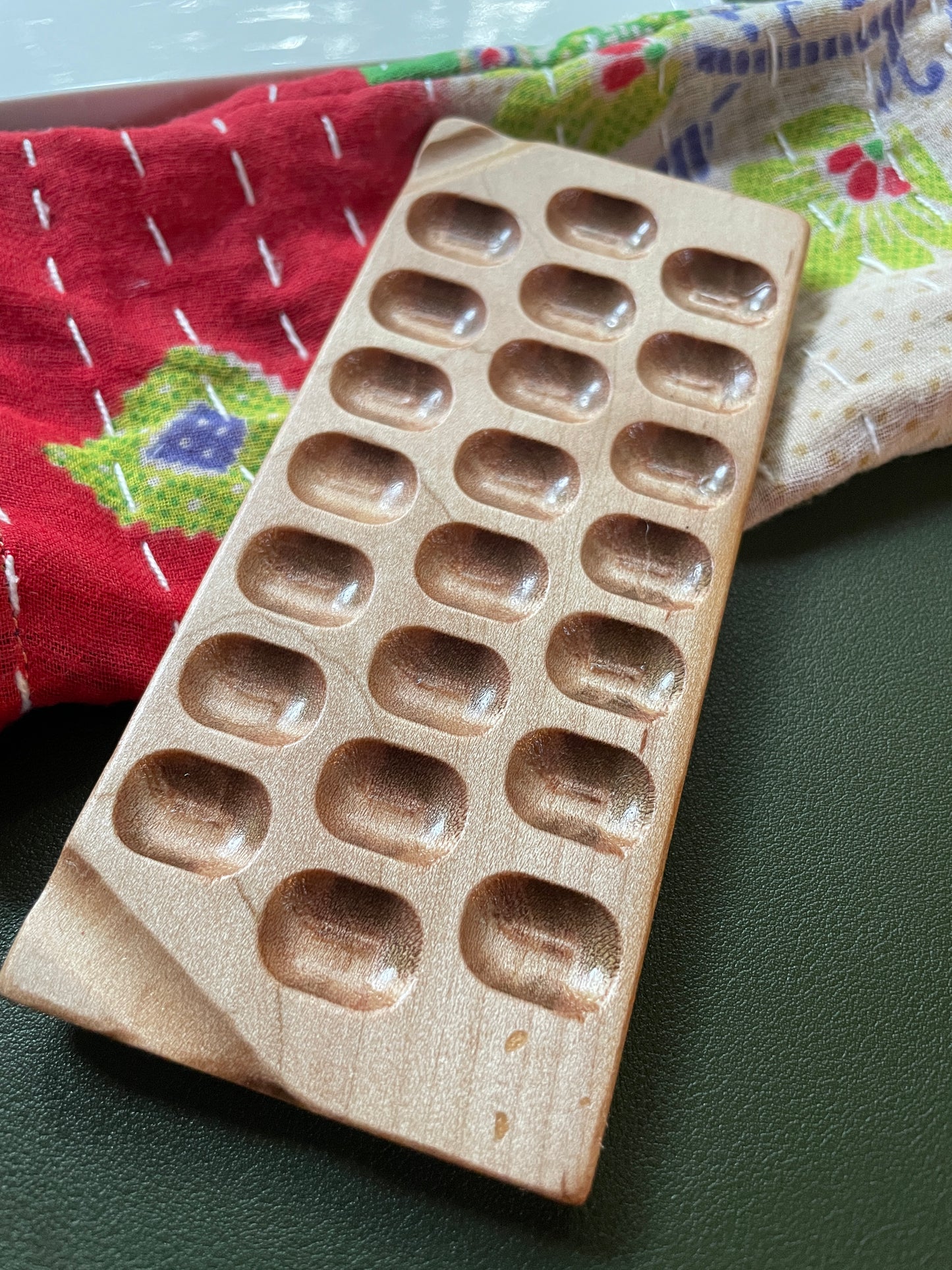 22 Well Watercolor Palette, maple and ceramic palette