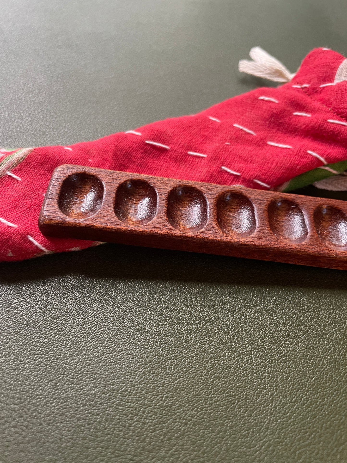 8 Well Watercolor Palette, Sapele  red and green bag